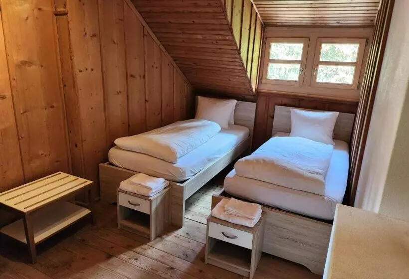 Retkeilymaja Gasthaus Crestasee