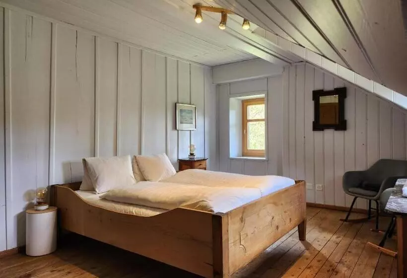 Retkeilymaja Gasthaus Crestasee