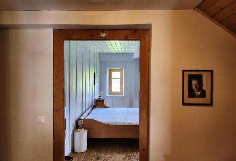 فندق صغير Gasthaus Crestasee