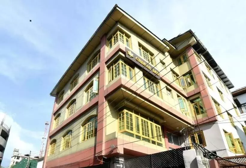 Hotelli Chinar Inn