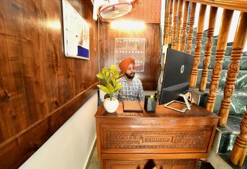 هتل Chinar Inn