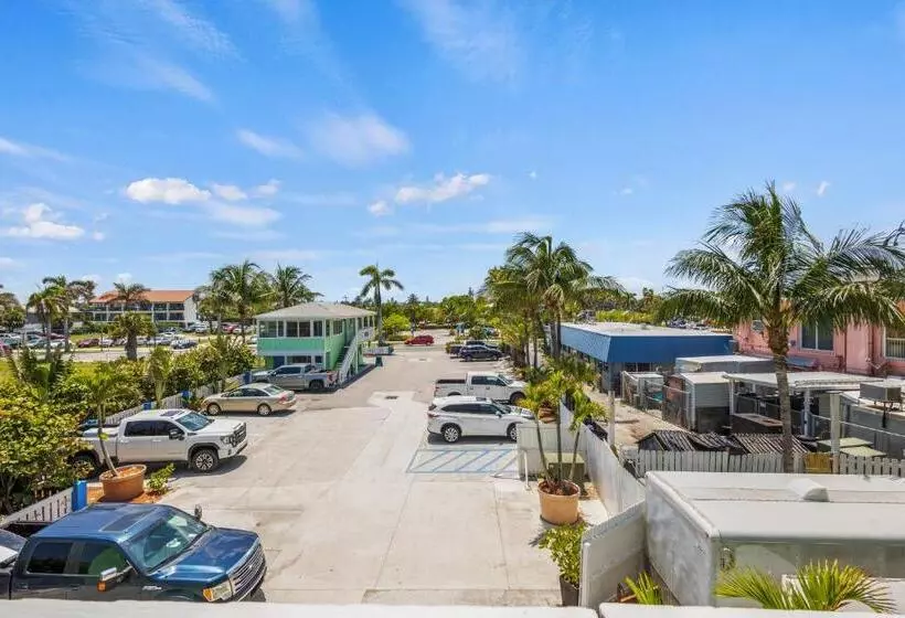 هتل Oceanfront Inn, Private Balcony, 2 Full Beds #16