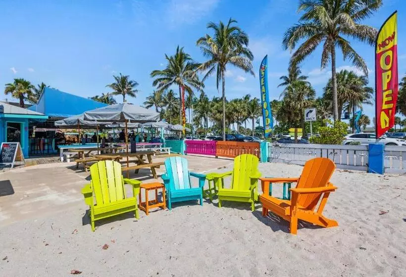 هتل Oceanfront Inn, Private Balcony, 2 Full Beds #16