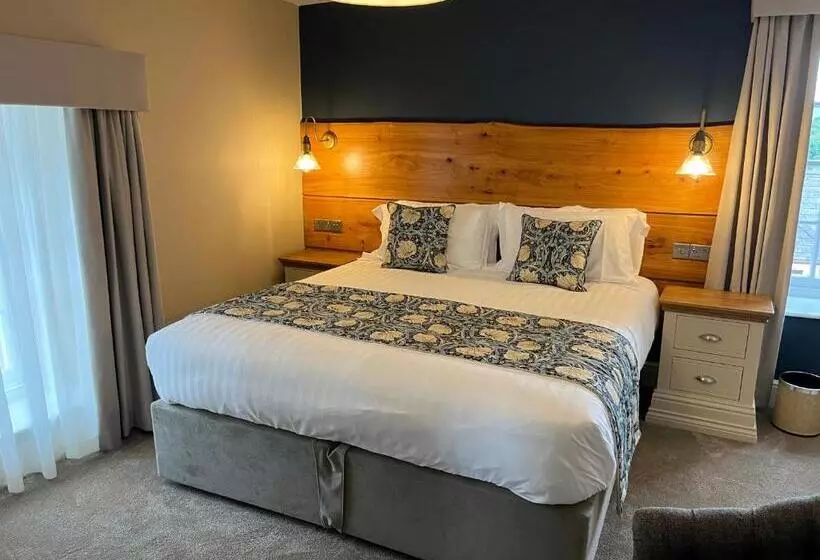 Hotelli The Castle Coaching Inn