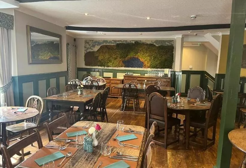 Hotelli The Castle Coaching Inn