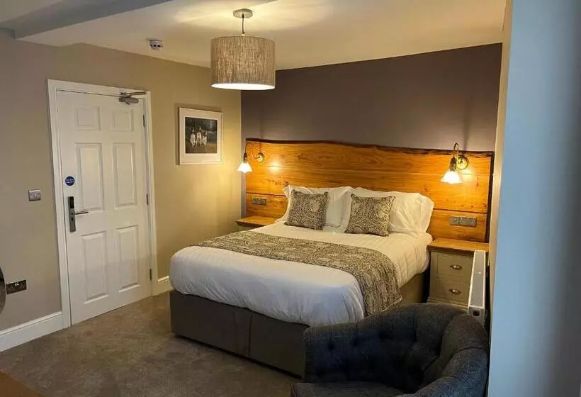 Hotelli The Castle Coaching Inn