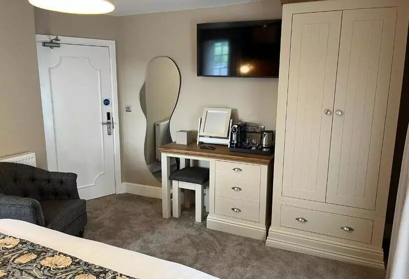 Hotelli The Castle Coaching Inn