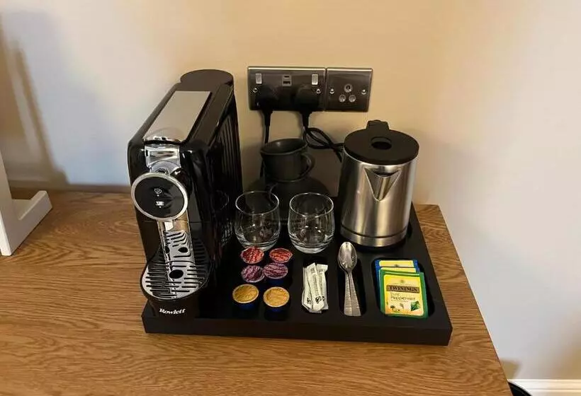 Hotelli The Castle Coaching Inn