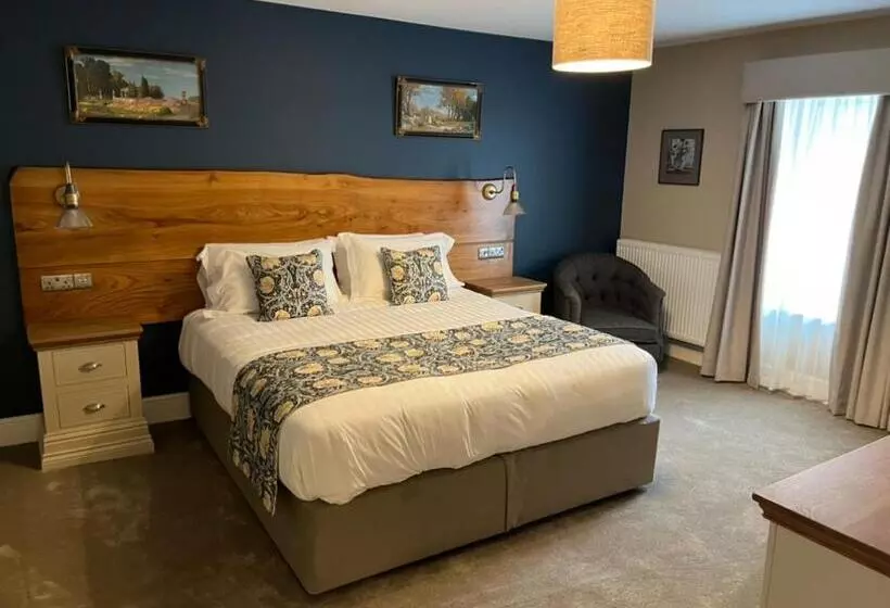 Hotelli The Castle Coaching Inn