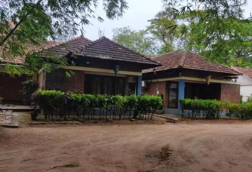 ホテル Zoz Alappuzha