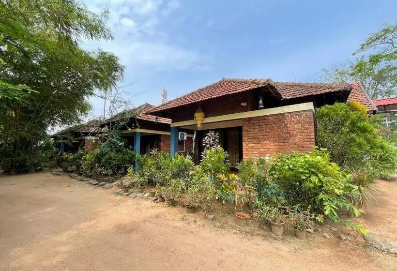 ホテル Zoz Alappuzha