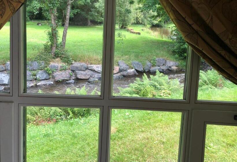 Bulles De L Eau Vive   Motel