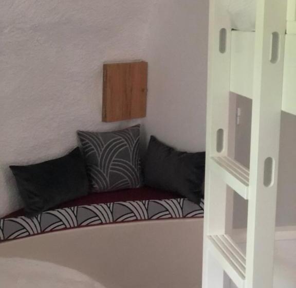 Bulles De L Eau Vive   Motel