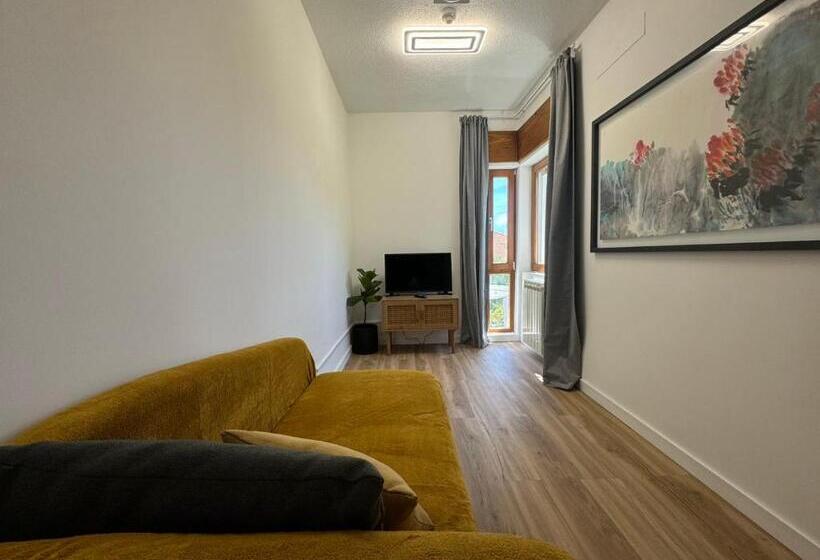 پانسیون Aomo Art Space Hostel