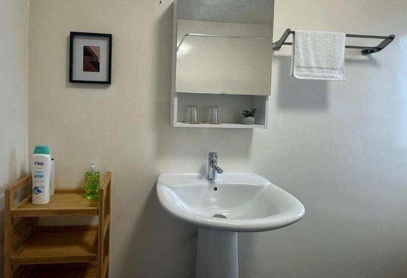 پانسیون Aomo Art Space Hostel