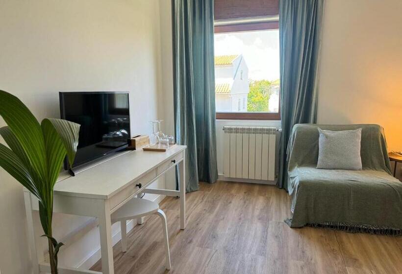 پانسیون Aomo Art Space Hostel