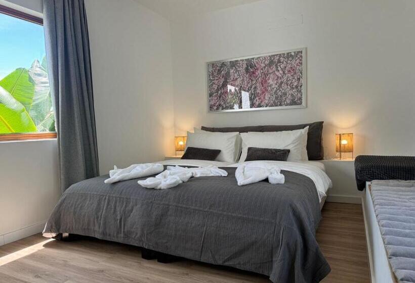 پانسیون Aomo Art Space Hostel