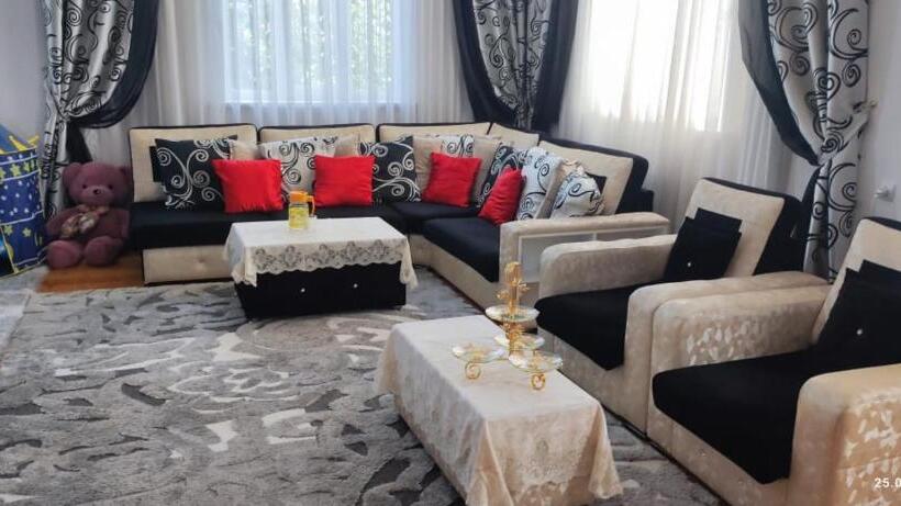 پانسیون Kuki House