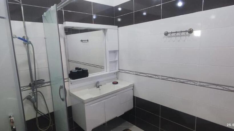 پانسیون Kuki House