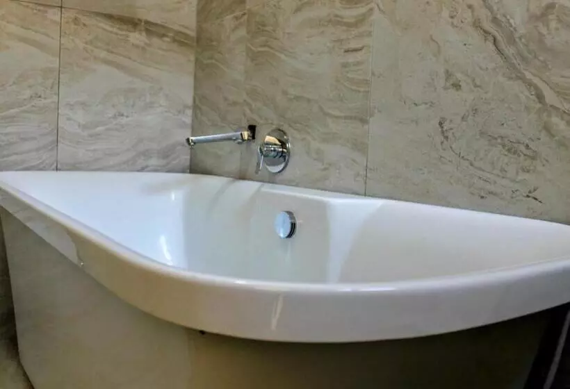 پانسیون Montrose Guesthouse