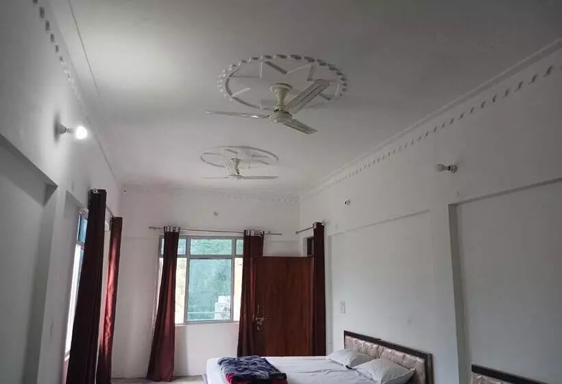 Vasudhara Hotel & Restaurant