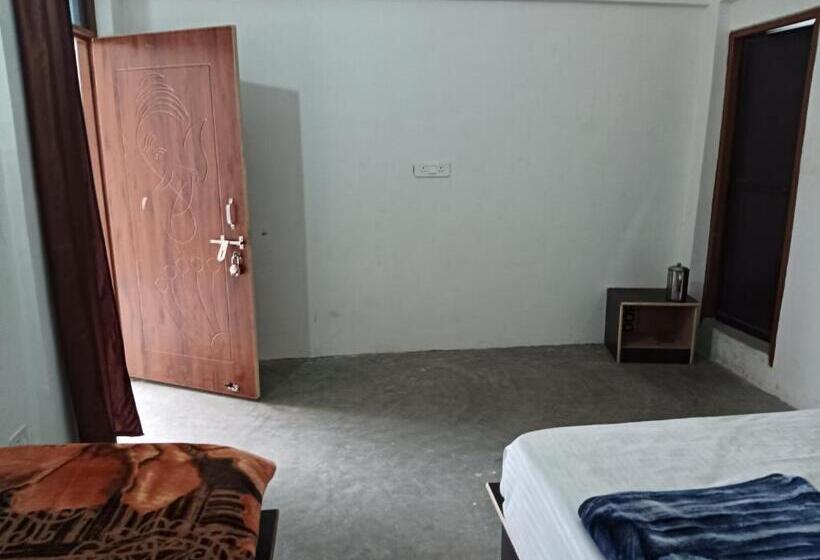 Vasudhara Hotel & Restaurant