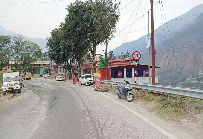 Vasudhara Hotel & Restaurant