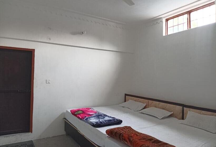 Vasudhara Hotel & Restaurant