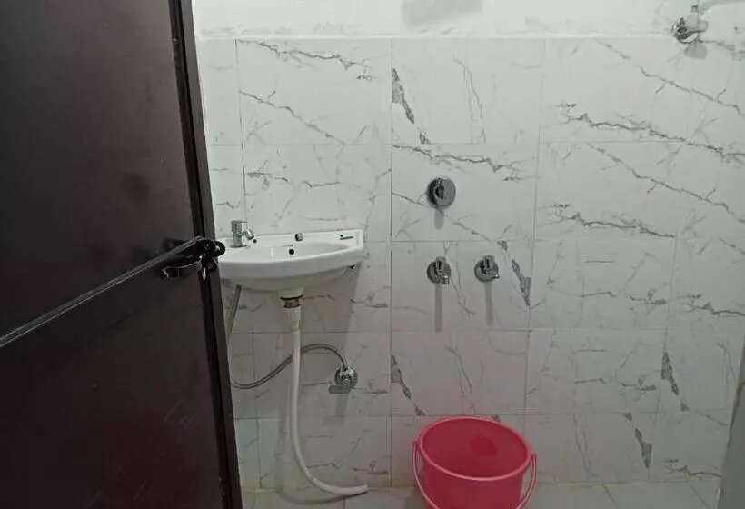 Vasudhara Hotel & Restaurant