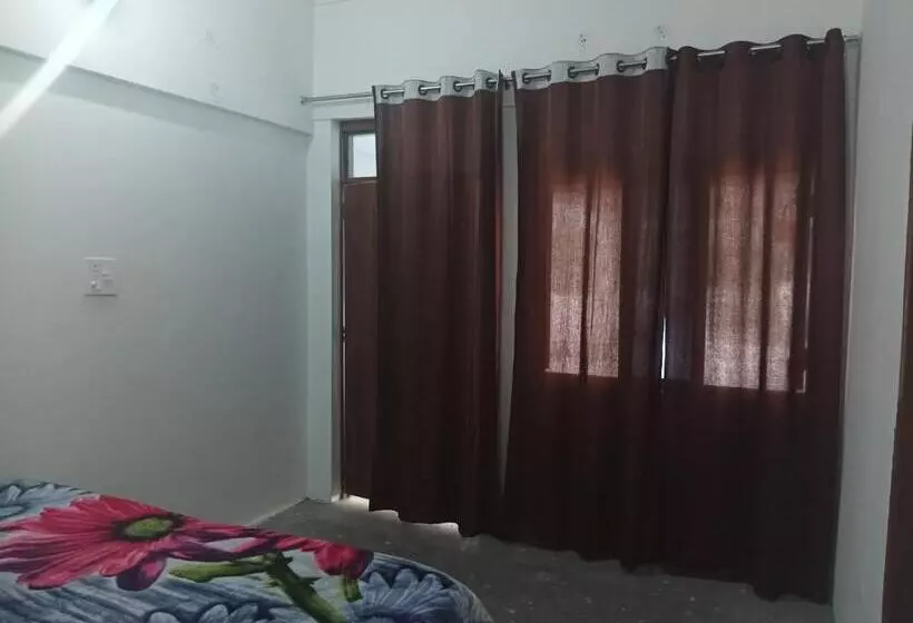 Vasudhara Hotel & Restaurant