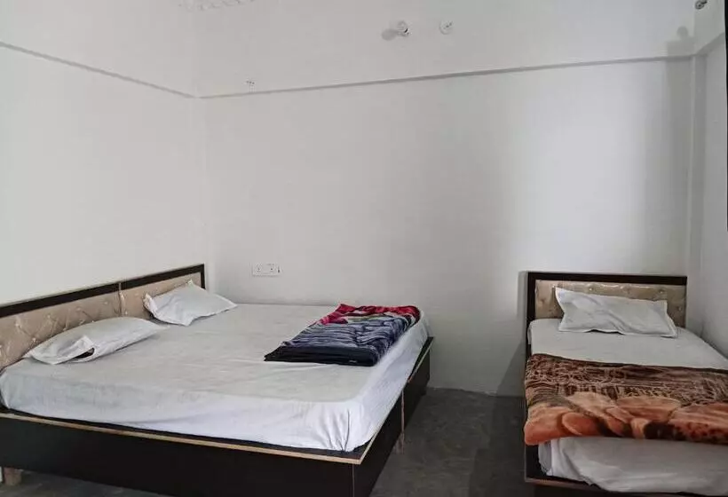 Vasudhara Hotel & Restaurant