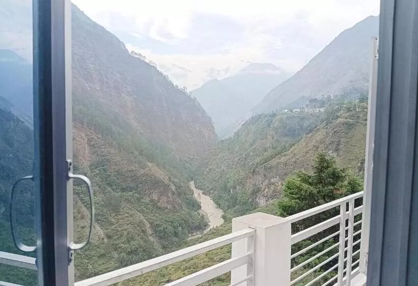 Vasudhara Hotel & Restaurant