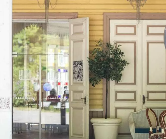تختخواب و صبحانه Kuursaal Guesthouse