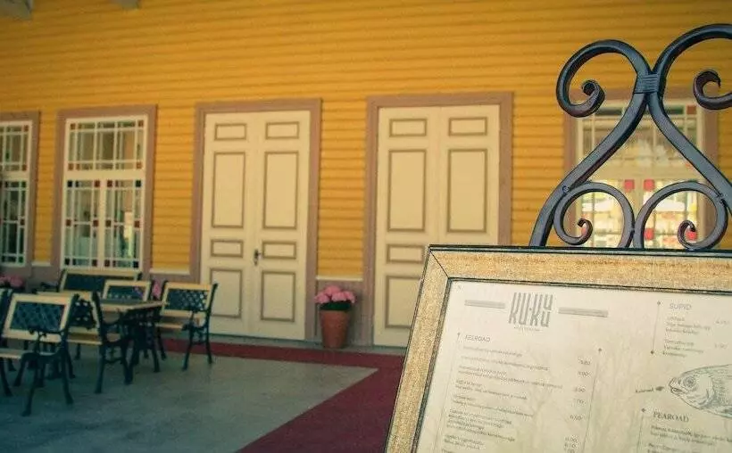 تختخواب و صبحانه Kuursaal Guesthouse