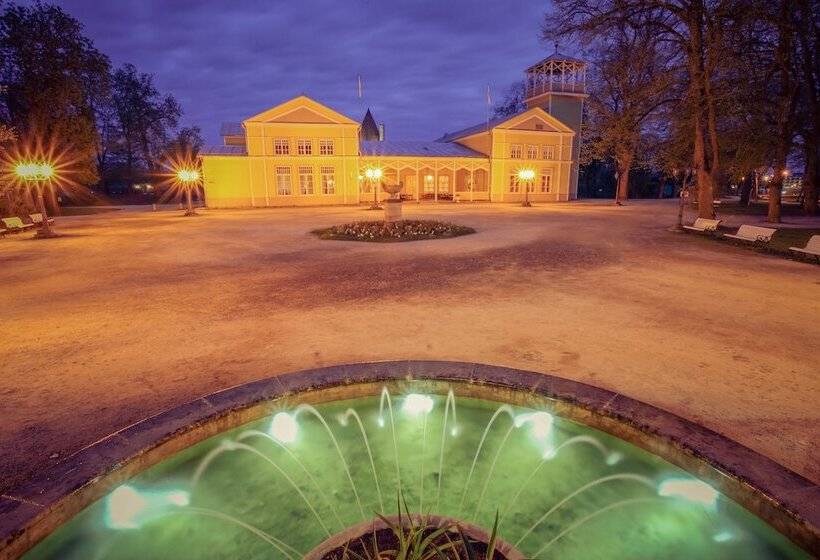 تختخواب و صبحانه Kuursaal Guesthouse