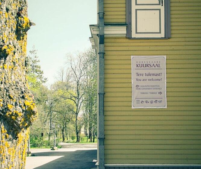 تختخواب و صبحانه Kuursaal Guesthouse