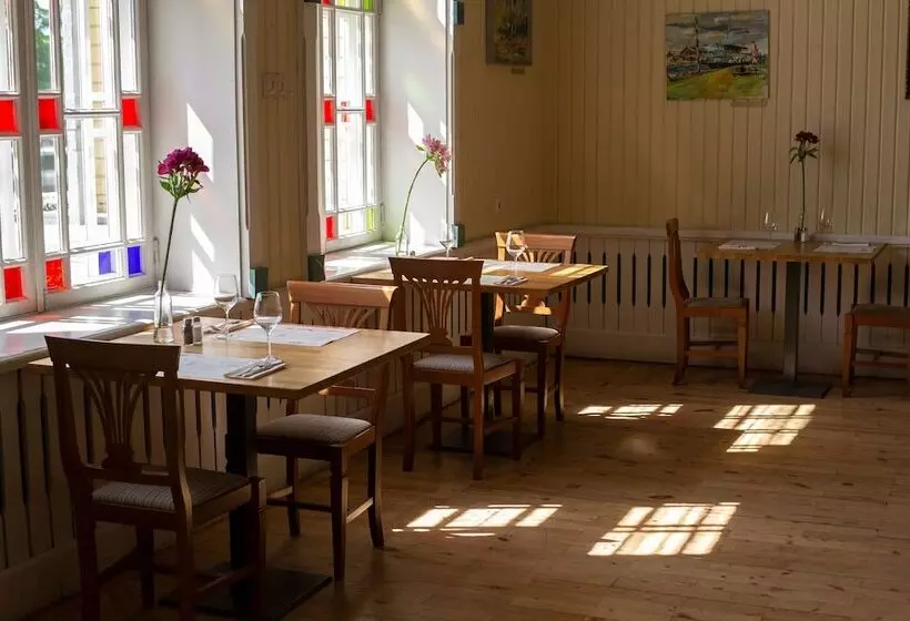 تختخواب و صبحانه Kuursaal Guesthouse