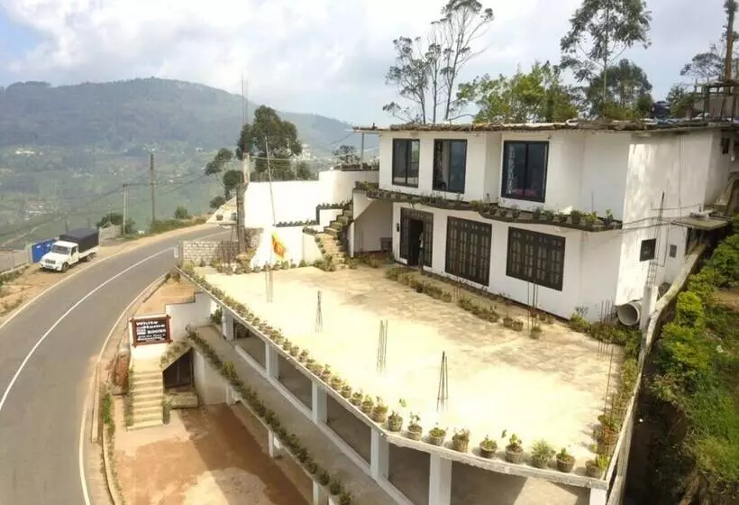 Bed & Breakfast White Home