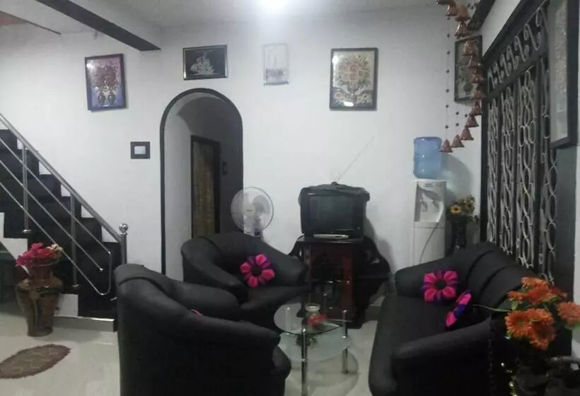 Bed & Breakfast White Home