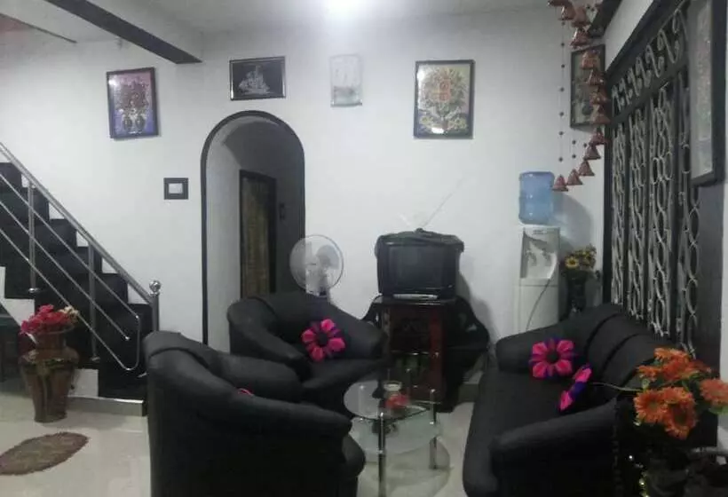 Bed & Breakfast White Home