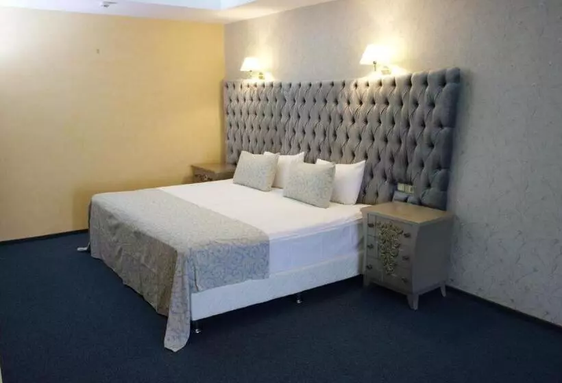 Premier Hotel Shafran