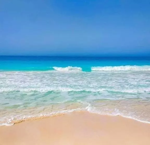 قريه تهيتا باي الساحل