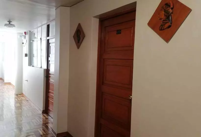 تختخواب و صبحانه Hostal San Antonio Inn