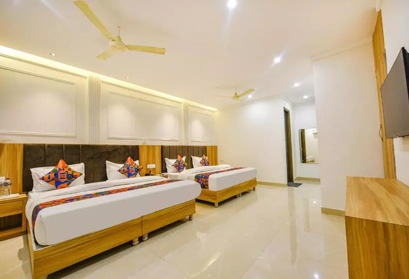 Fabhotel Midway