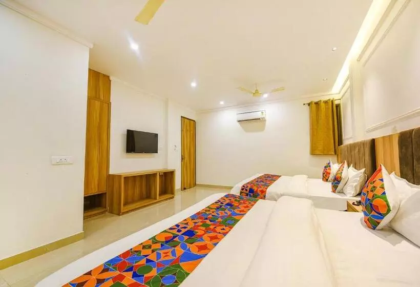 Fabhotel Midway