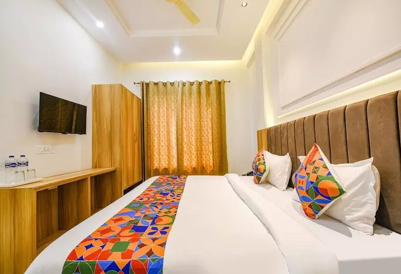 Fabhotel Midway