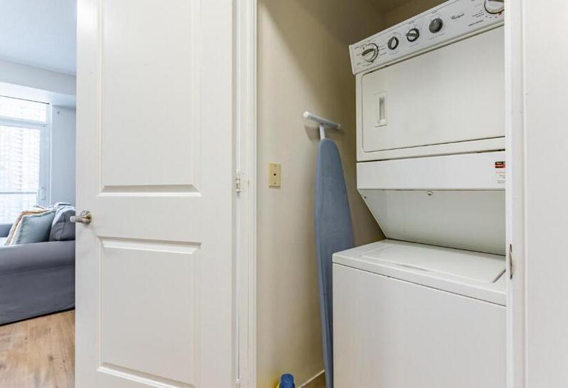 בית מלון כפרי Burnhamthorpe Residence