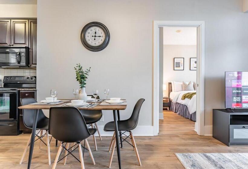 בית מלון כפרי Burnhamthorpe Residence