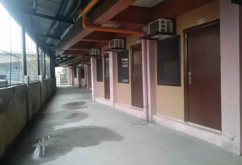 ホテル De Amado By Reddoorz