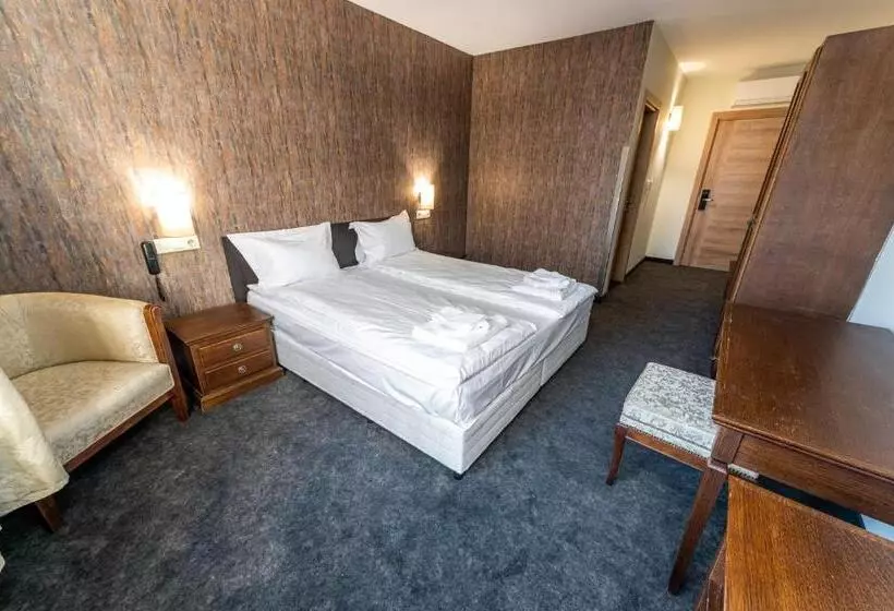 هتل Domenic Free Parking